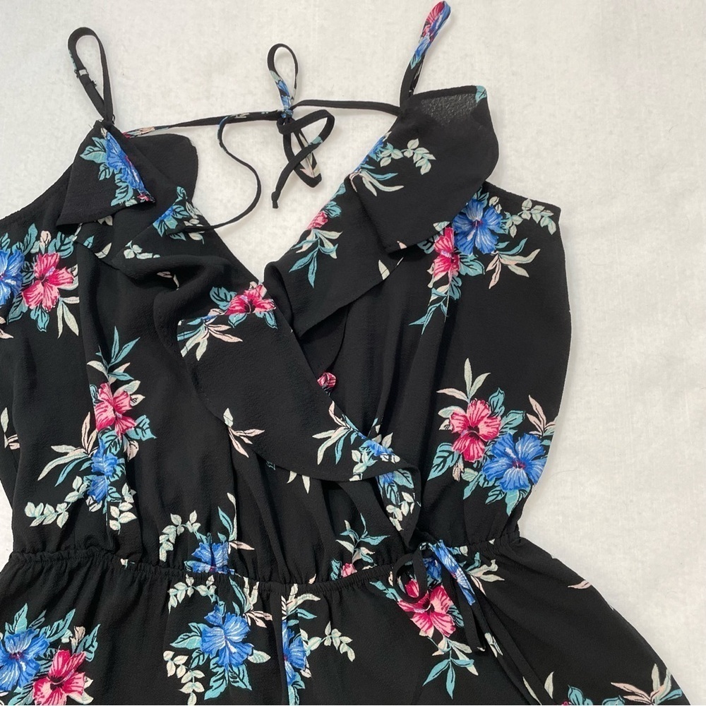 NWT Floral faux wrap blue romper adjustable spaghetti straps with ruffles XL - Picture 2 of 8